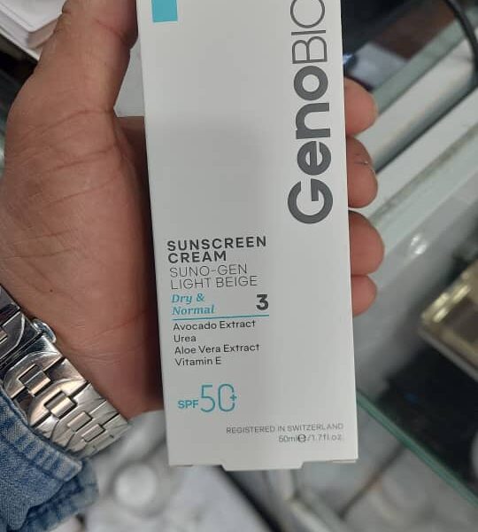 ضد آفتاب بژ روشن 2 پوست خشک SPF50 ژنو بایوتیک