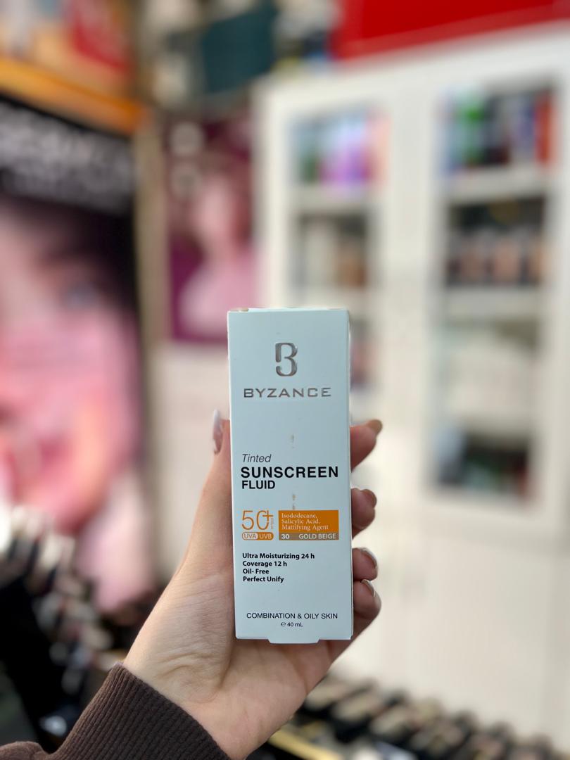 ضدآفتاب رنگی پوست چرب بیزانس