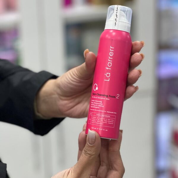 فوم شستشوی صورت لافارر مناسب پوست خشک و حساس کد 2 حجم 150 میلی لیتر