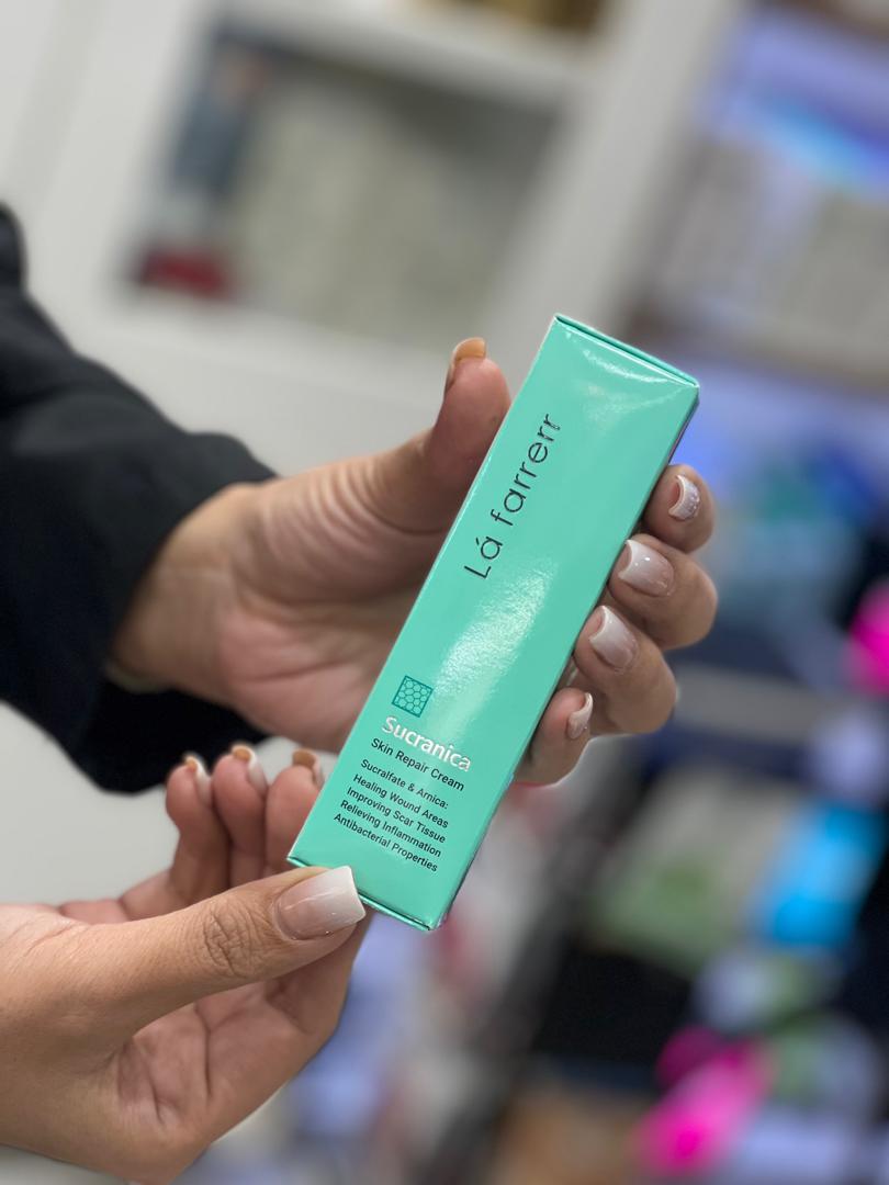 کرم ترمیم کننده پوست لافارر مدل Sucranica حجم 30 میلی لیتر