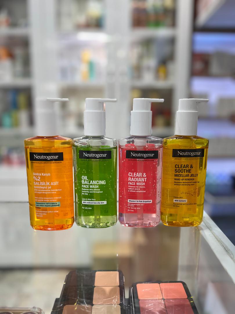 ژل شستشوی ضد جوش نوتروژینا فاقد چربی مدل Sivilce Karsiti حجم 200 میلی